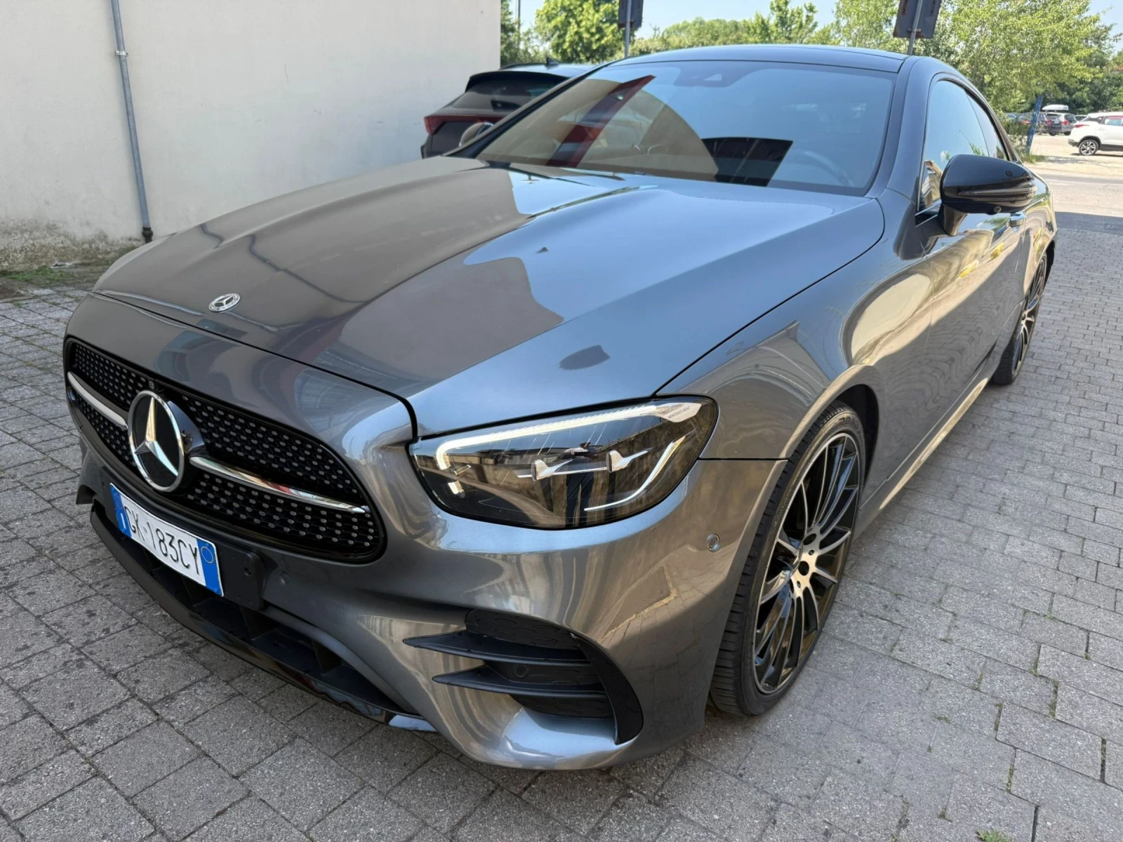 Mercedes-Benz E 220 AMG