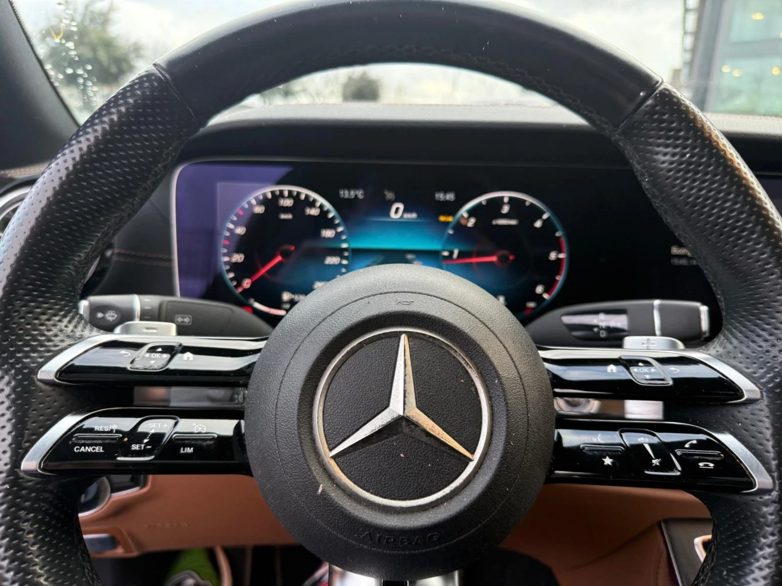 Mercedes-Benz E 220 AMG, снимка 14 - Автомобили и джипове - 54589601