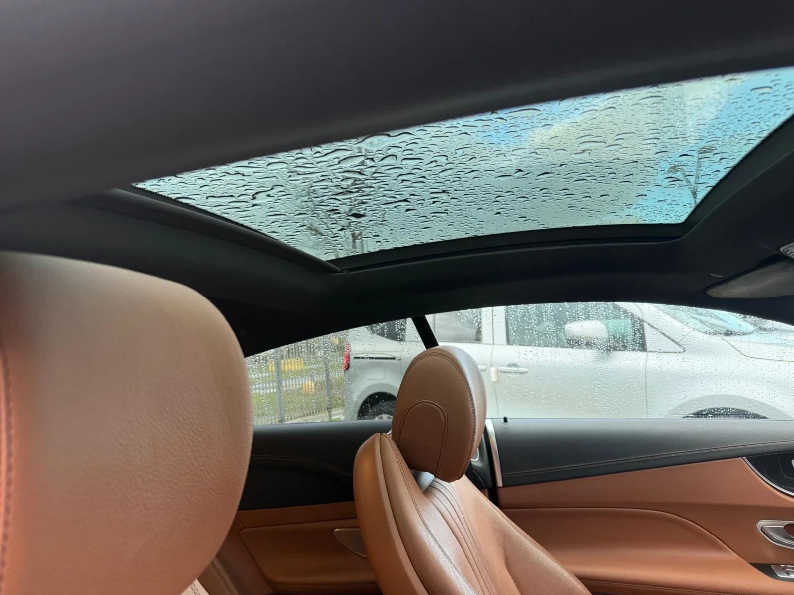 Mercedes-Benz E 220 AMG, снимка 8 - Автомобили и джипове - 54589601