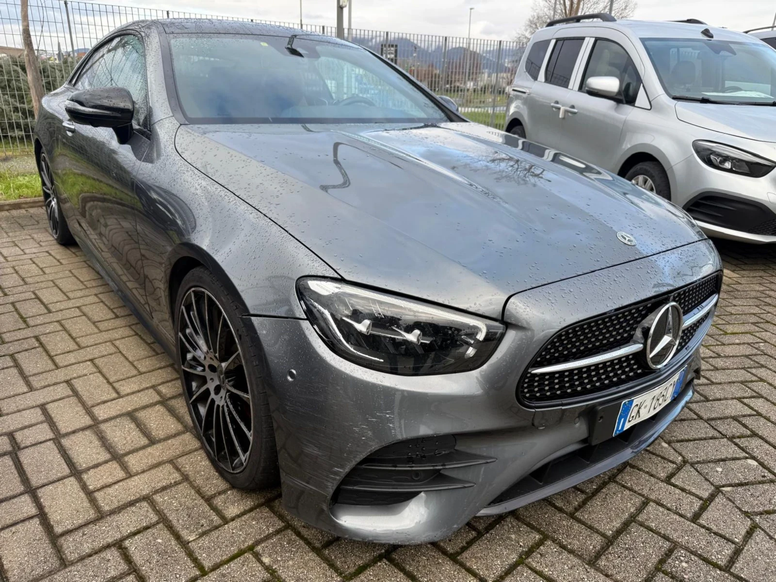 Mercedes-Benz E 220 AMG, снимка 3 - Автомобили и джипове - 54589601