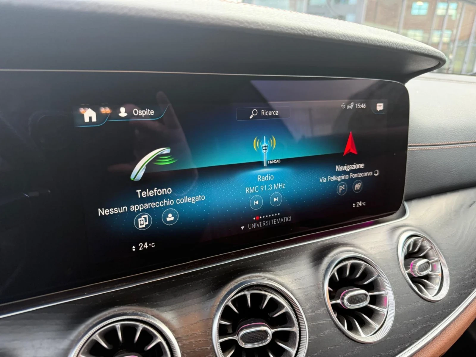 Mercedes-Benz E 220 AMG, снимка 15 - Автомобили и джипове - 54589601