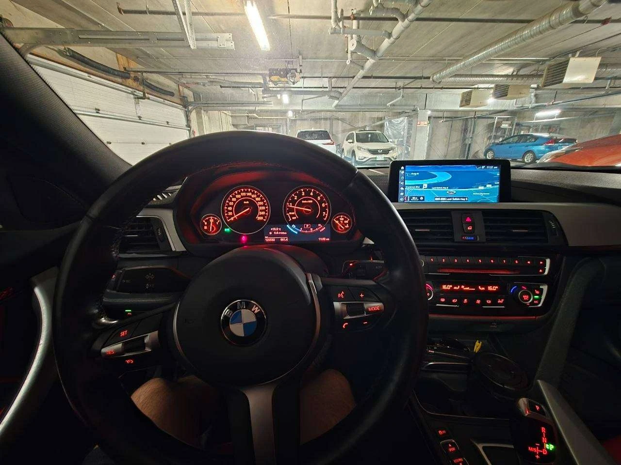 BMW 330 xDrive / ЧЕРВЕН САЛОН / ПАНО / ПАМЕТ / ЦЕНА ДО БГ , снимка 12 - Автомобили и джипове - 54982745