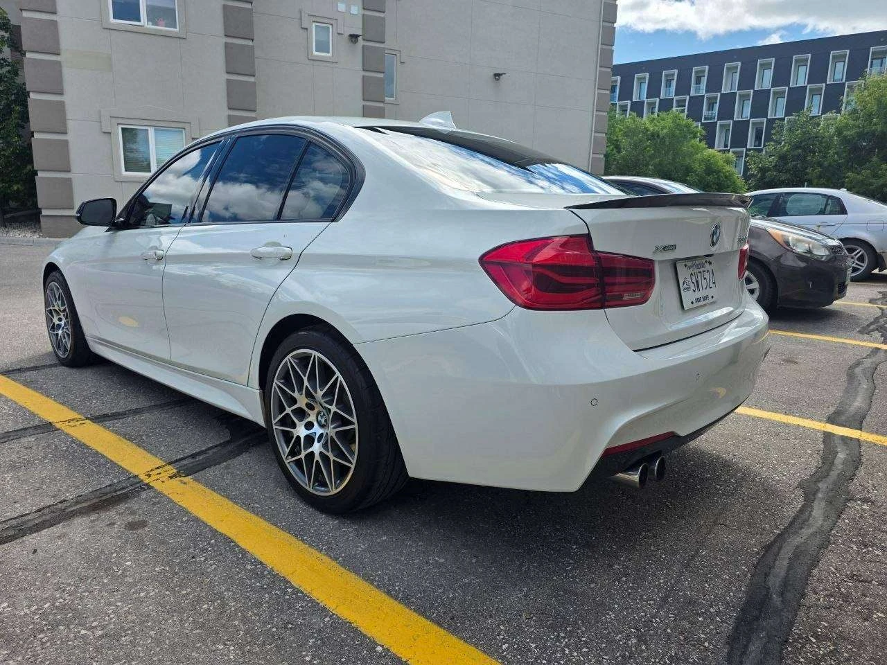 BMW 330 xDrive / ЧЕРВЕН САЛОН / ПАНО / ПАМЕТ / ЦЕНА ДО БГ , снимка 6 - Автомобили и джипове - 54982745