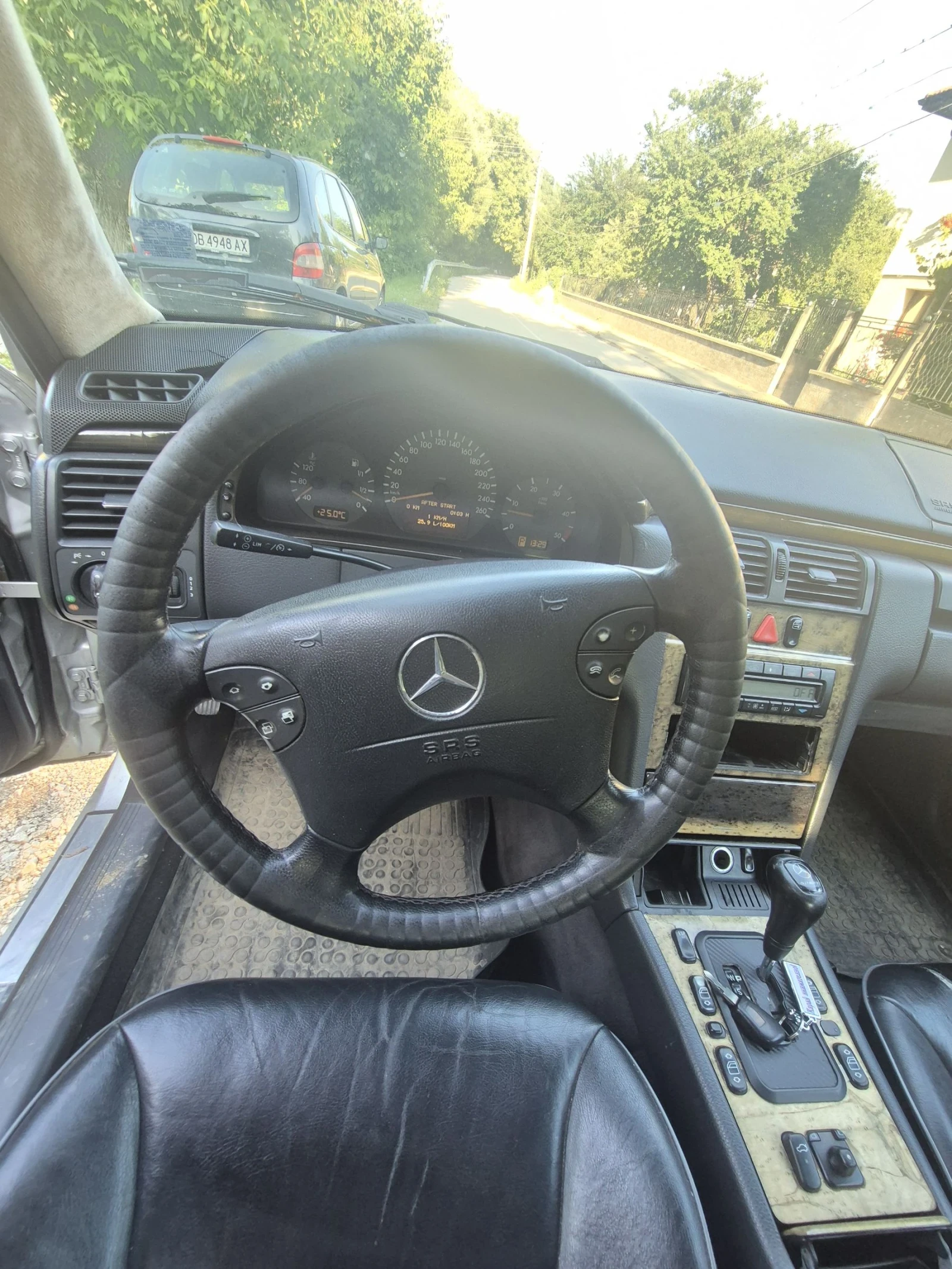 Mercedes-Benz E 320, снимка 6 - Автомобили и джипове - 55284987