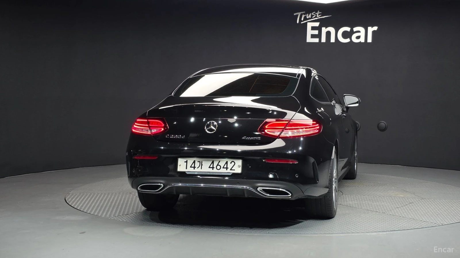 Mercedes-Benz C 220 D COUPE 4MATIC Автокредит Цена до България, снимка 4 - Автомобили и джипове - 55491719