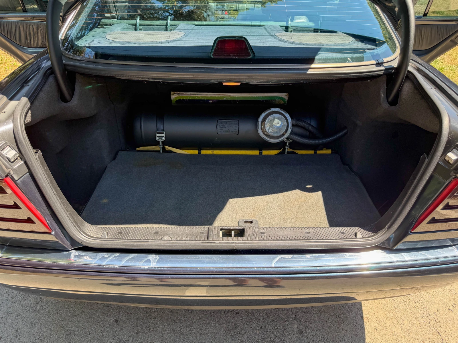 Mercedes-Benz E 200 Kompressor, снимка 11 - Автомобили и джипове - 55501338