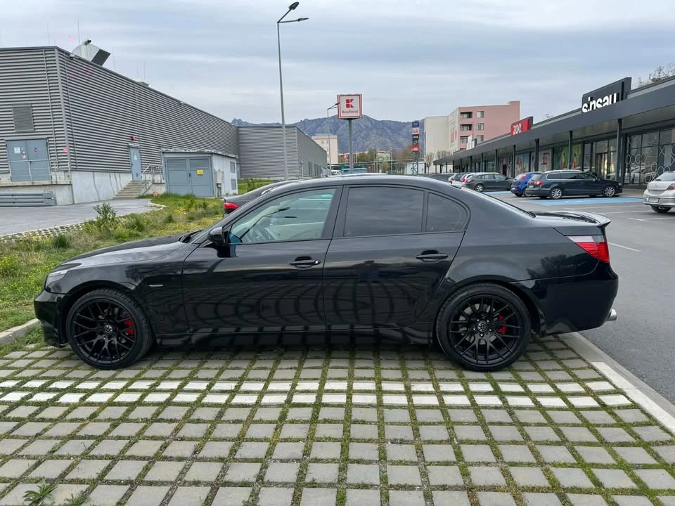 BMW 523 Сменени вериги, снимка 4 - Автомобили и джипове - 55955971