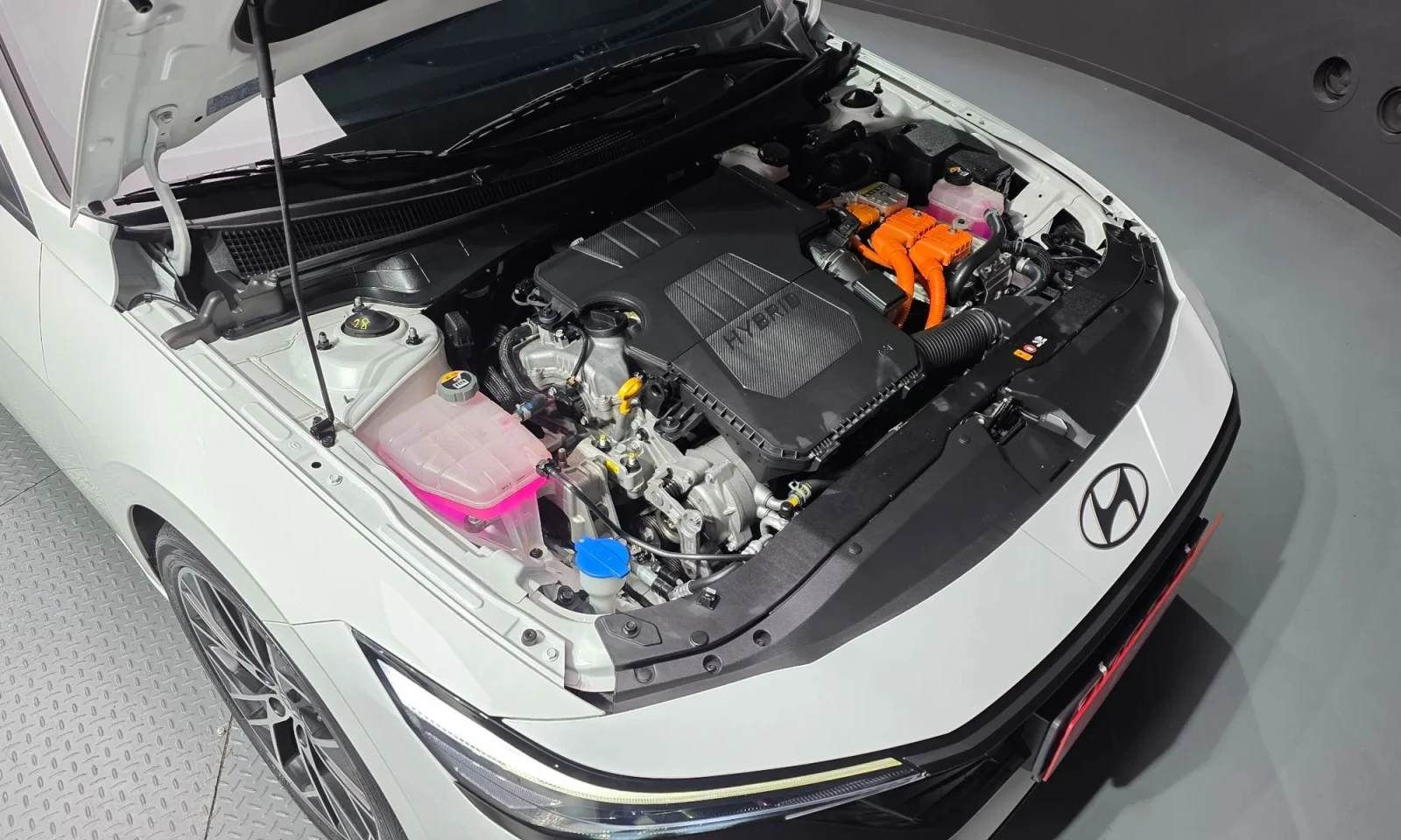 Hyundai Elantra Modern, снимка 6 - Автомобили и джипове - 56072118