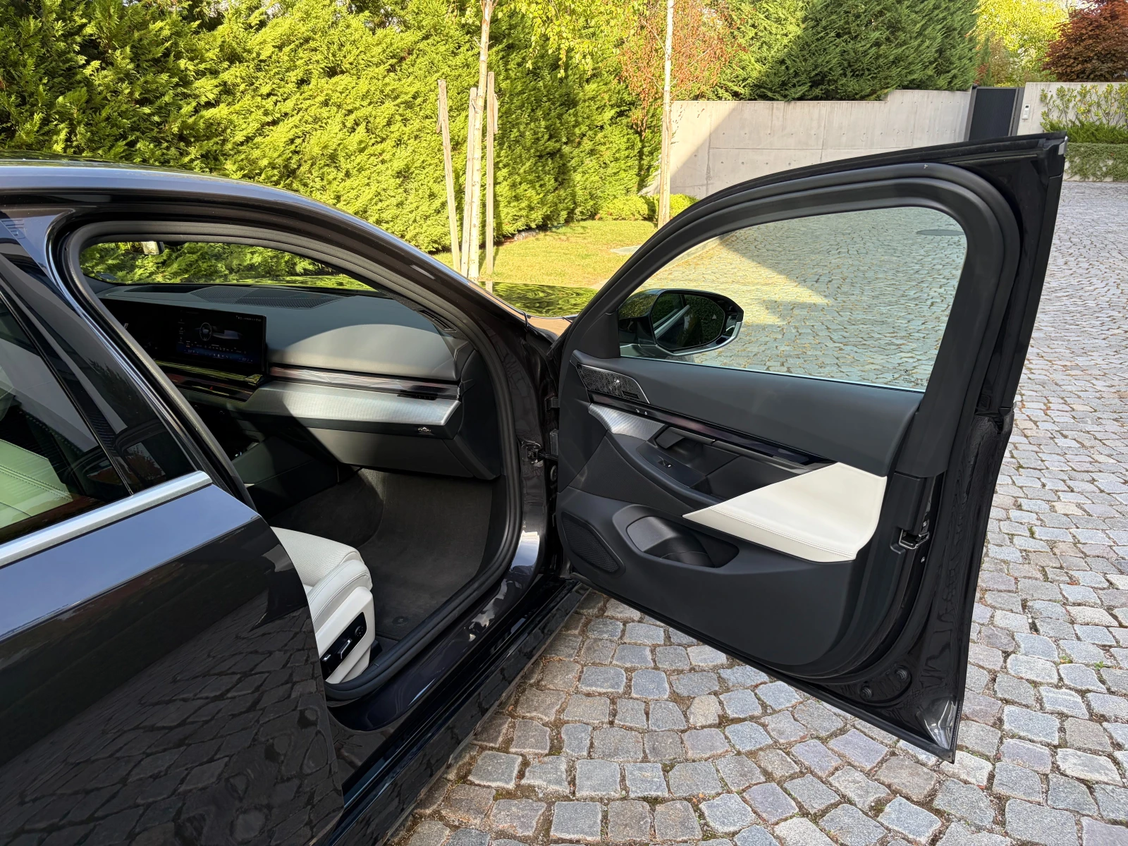 BMW i5 eDrive40, снимка 9 - Автомобили и джипове - 56328963