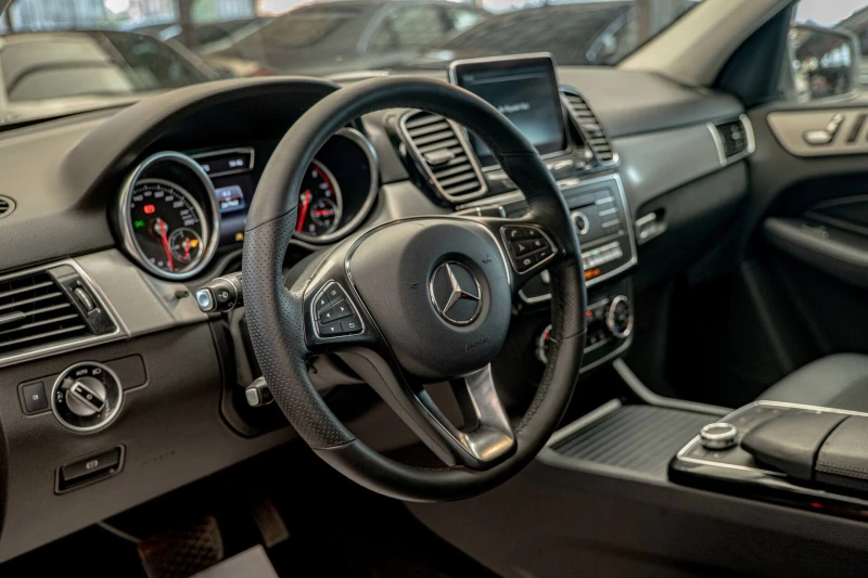 Mercedes-Benz GLE 350 d/4Matic/SUV/Подгрев/Камера 360/Dynamic/9G Tronic, снимка 7 - Автомобили и джипове - 51897376
