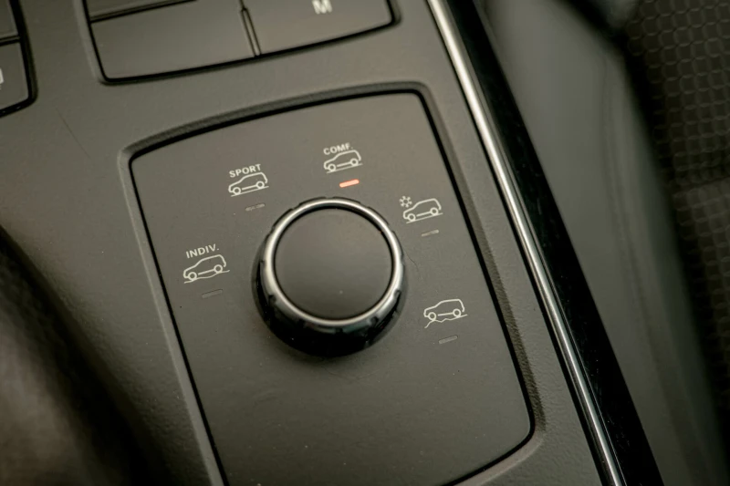 Mercedes-Benz GLE 350 d/4Matic/SUV/Подгрев/Камера 360/Dynamic/9G Tronic, снимка 9 - Автомобили и джипове - 51897376