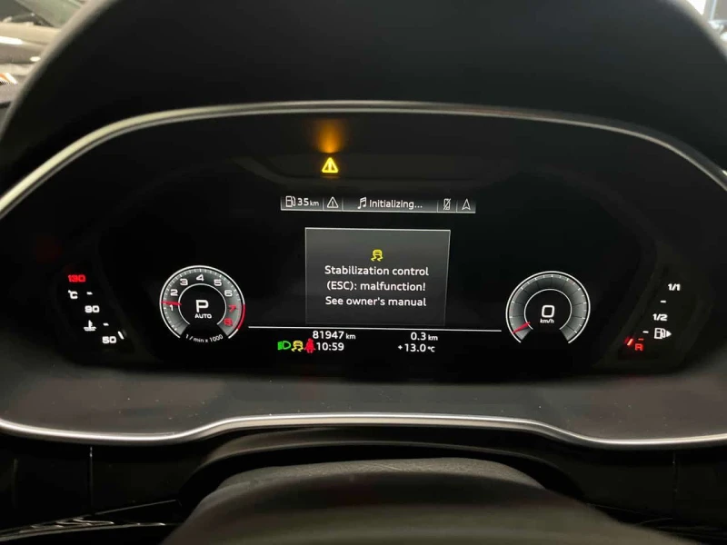 Audi Q3 Technik  CARFAX, снимка 8 - Автомобили и джипове - 53591592