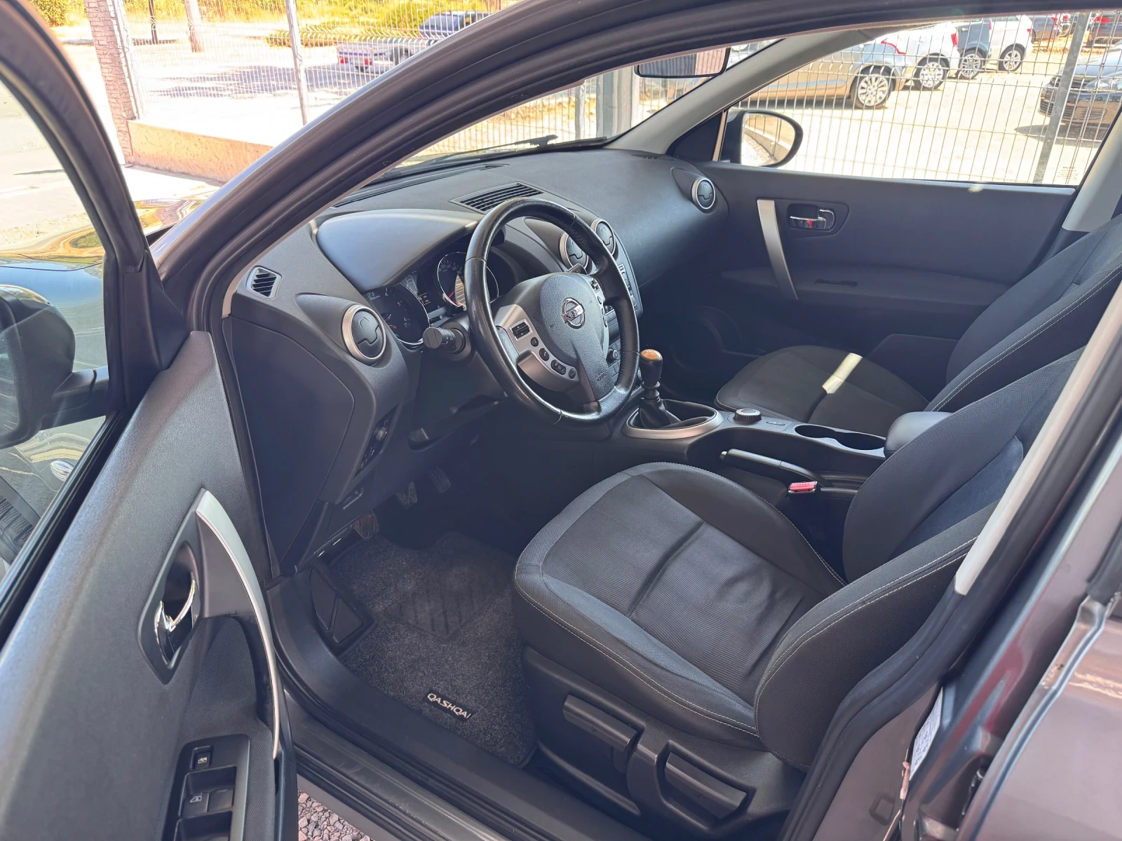 Nissan Qashqai 2.0CDI 4х4 150кс 6ск - изображение 9