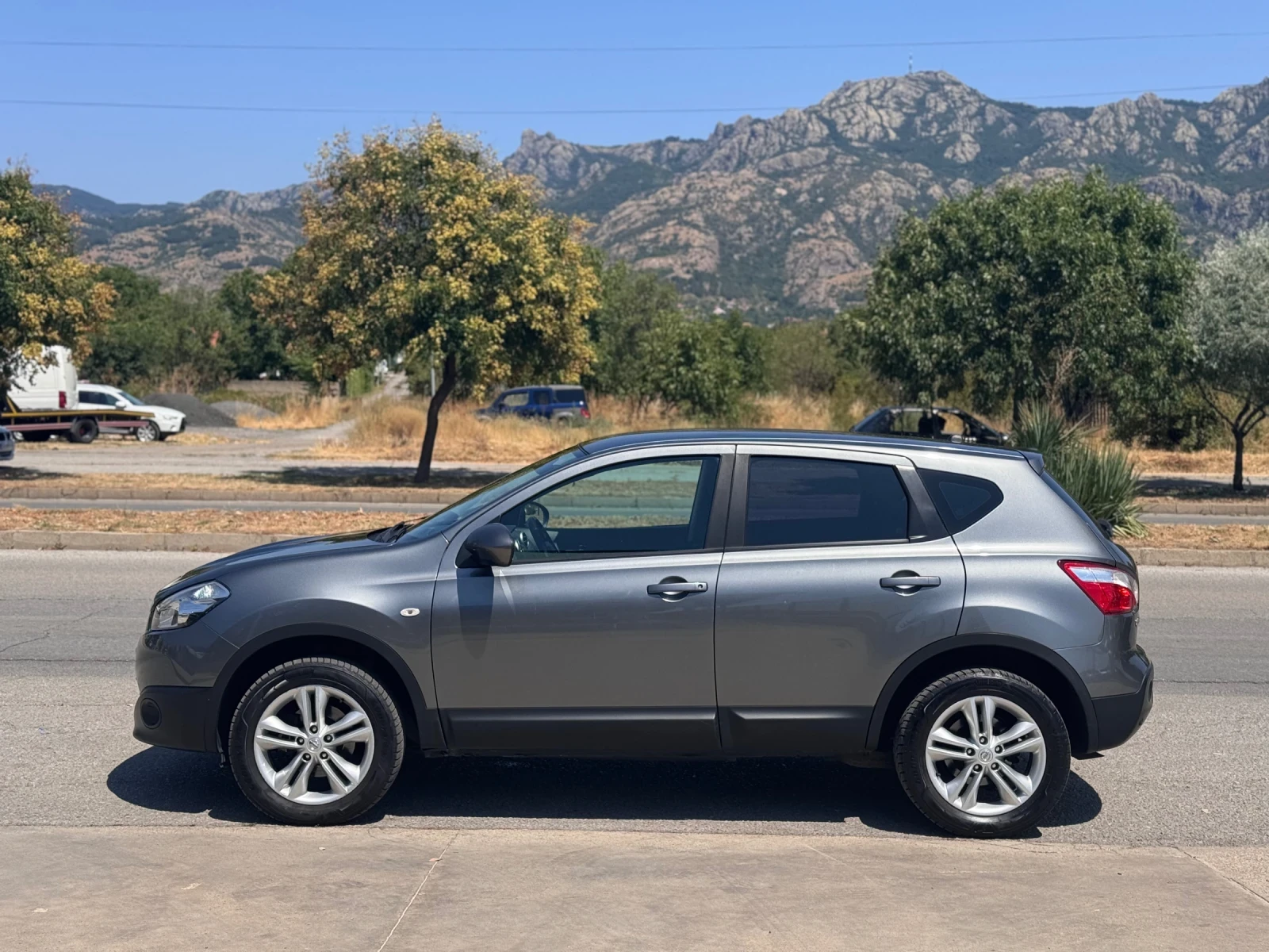 Nissan Qashqai 2.0CDI 4х4 150кс 6ск - изображение 2