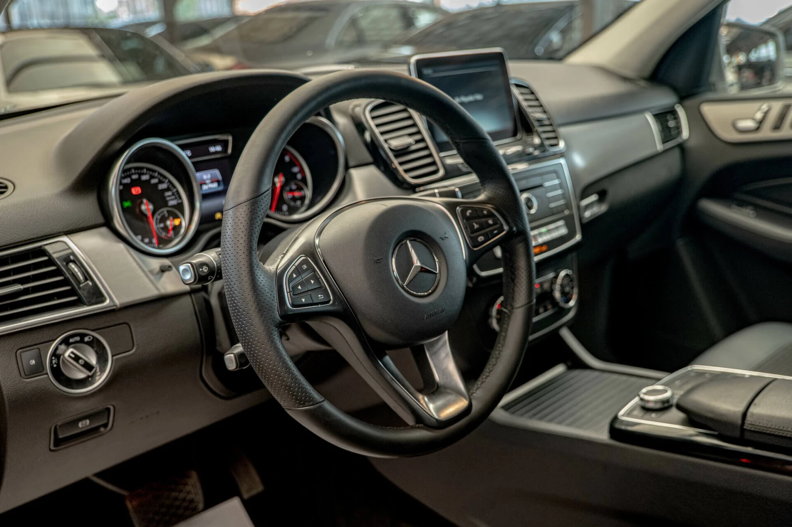 Mercedes-Benz GLE 350 d/4Matic/SUV/Подгрев/Камера 360/Dynamic/9G Tronic - изображение 7