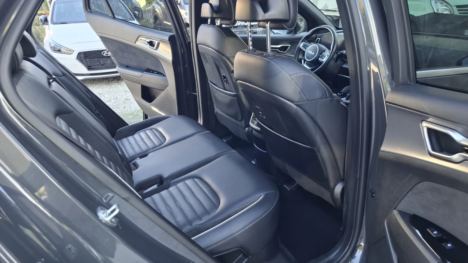 Kia Sportage 1.6 T-GDi Hybrid GT-Line - изображение 10