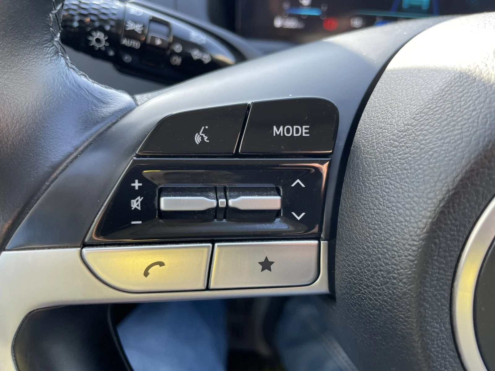 Hyundai Tucson MiHEV 16T 48V 150hp, снимка 14 - Автомобили и джипове - 53827486