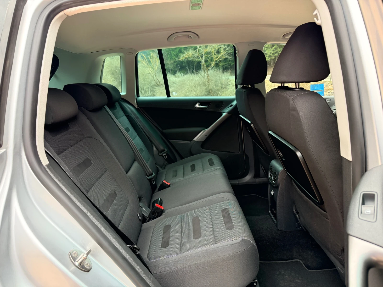 VW Tiguan 2.0TDI* 4motion* ИТАЛИЯ* БЕЗ РЪЖДА* 2 КЛЮЧА* , снимка 10 - Автомобили и джипове - 54034264