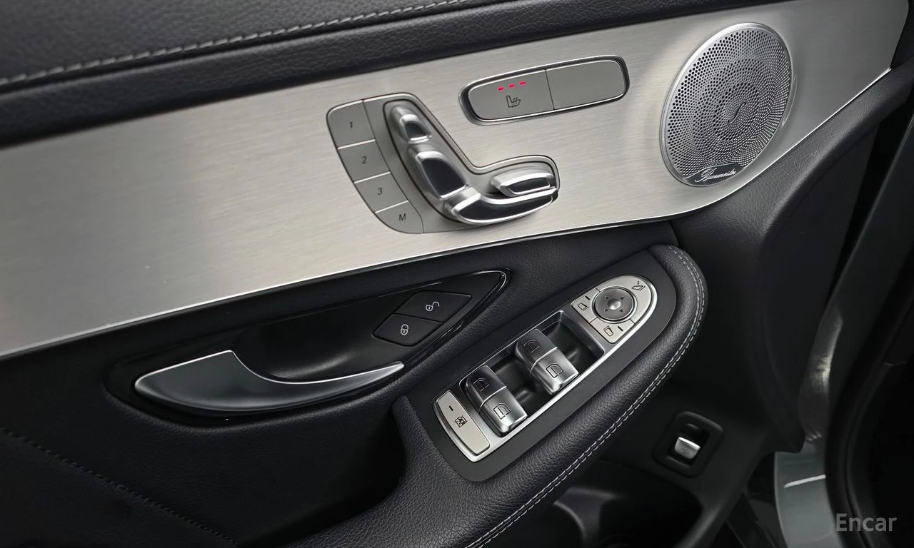 Mercedes-Benz GLC 300 COUPE* 4MATIC* AMG* BURMESTER* HEAD-UP* 360 КАМЕРИ, снимка 9 - Автомобили и джипове - 54440808