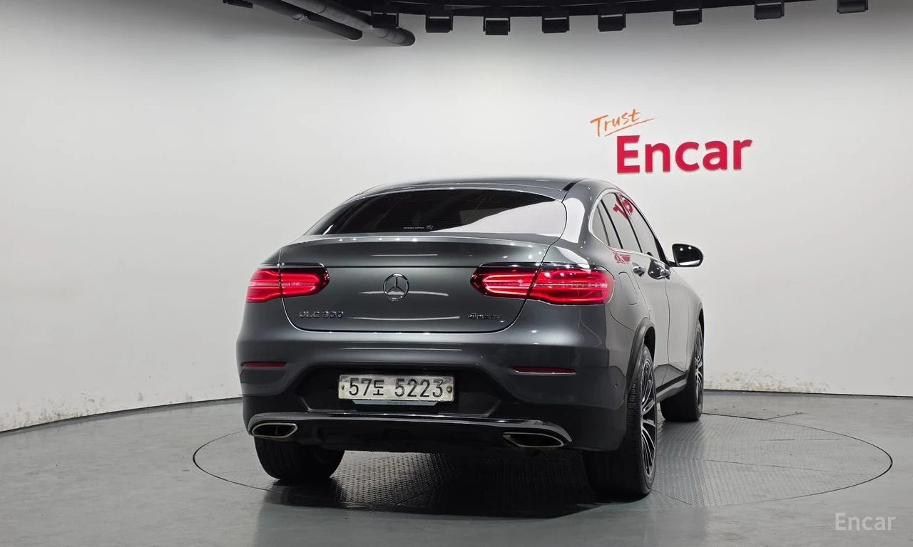 Mercedes-Benz GLC 300 COUPE* 4MATIC* AMG* BURMESTER* HEAD-UP* 360 КАМЕРИ, снимка 3 - Автомобили и джипове - 54440808