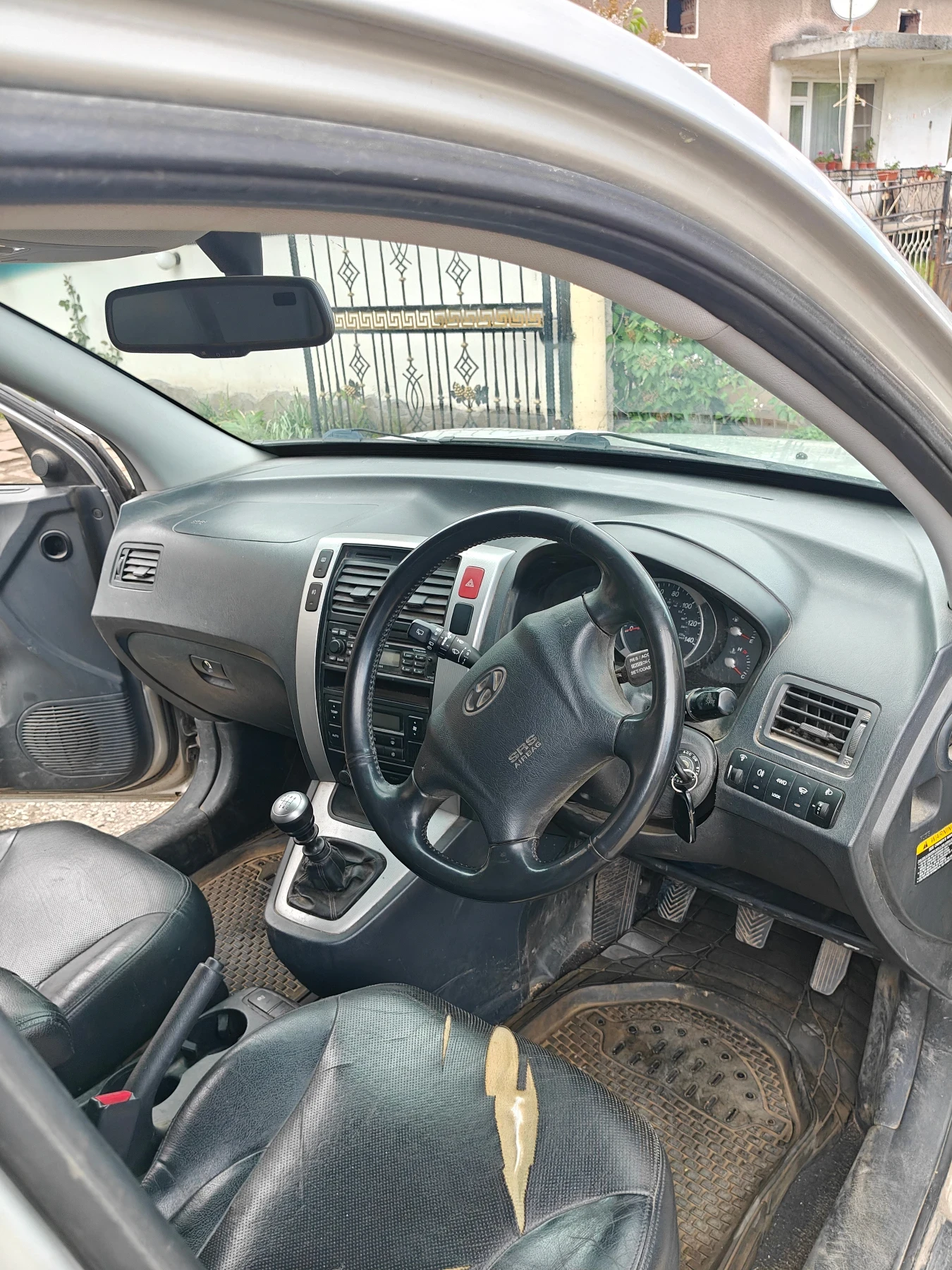 Hyundai Tucson 2.0Crdi 4x4, снимка 8 - Автомобили и джипове - 54567428