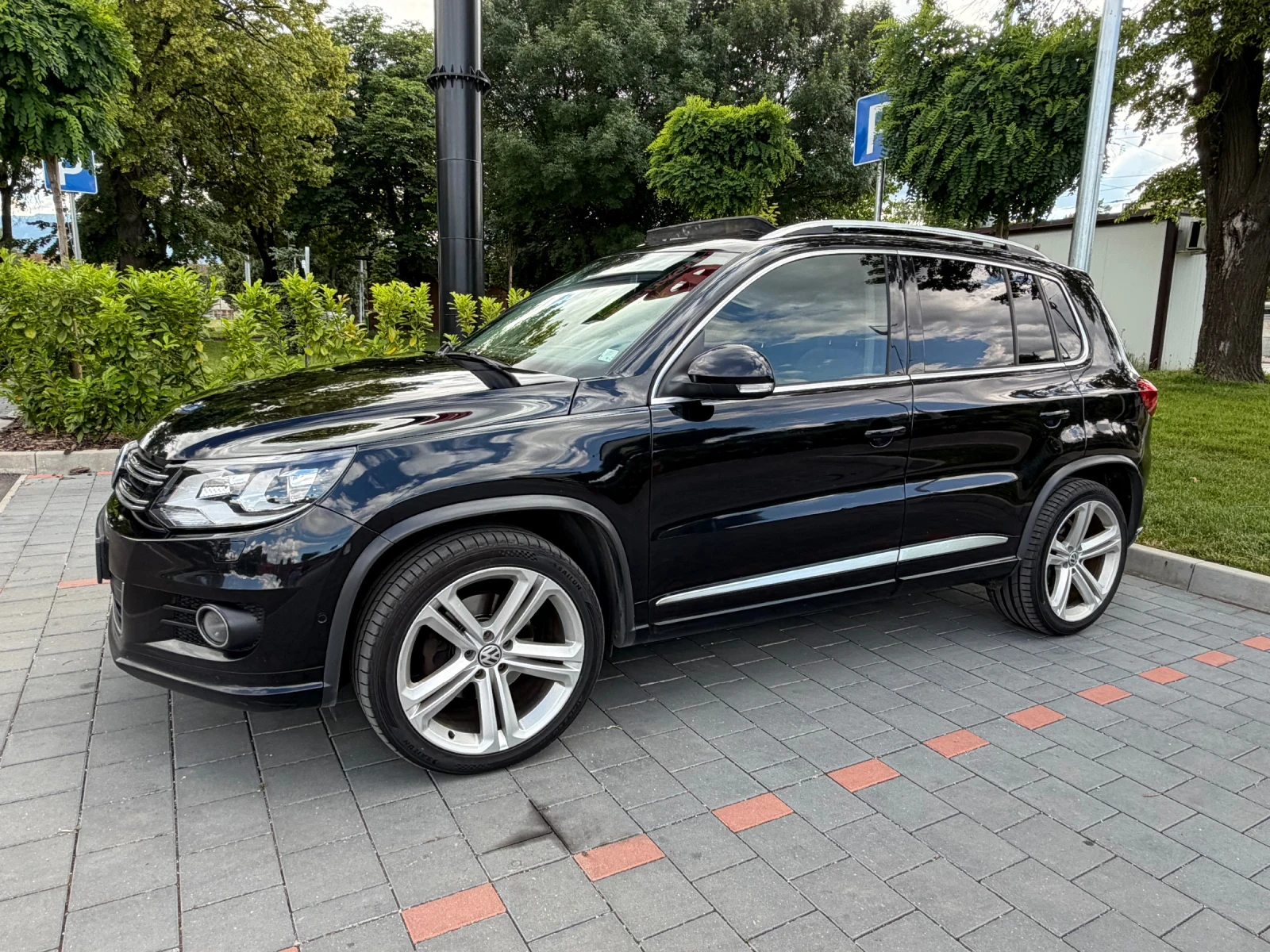 VW Tiguan, снимка 15 - Автомобили и джипове - 54912481