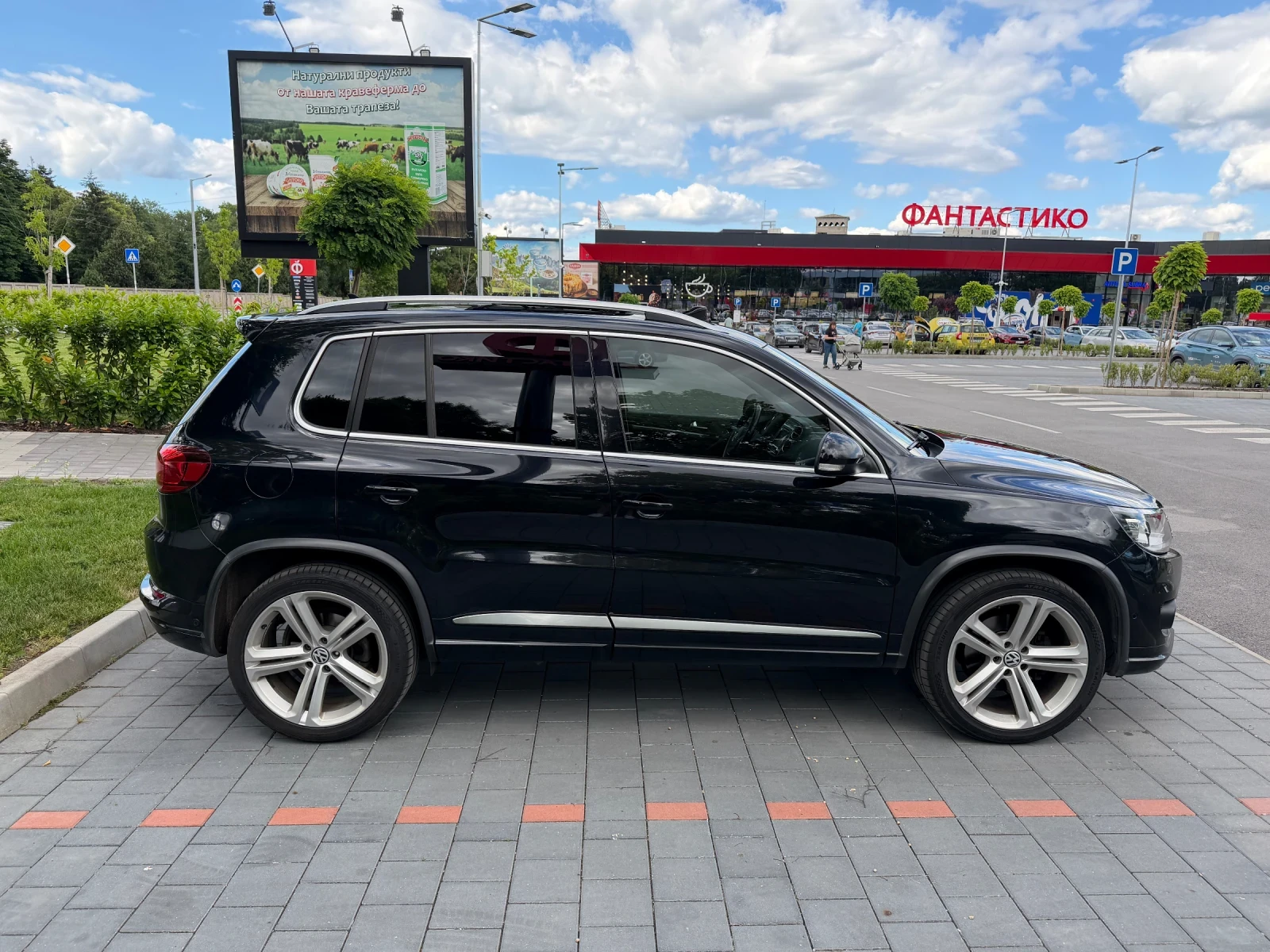 VW Tiguan, снимка 2 - Автомобили и джипове - 54912481