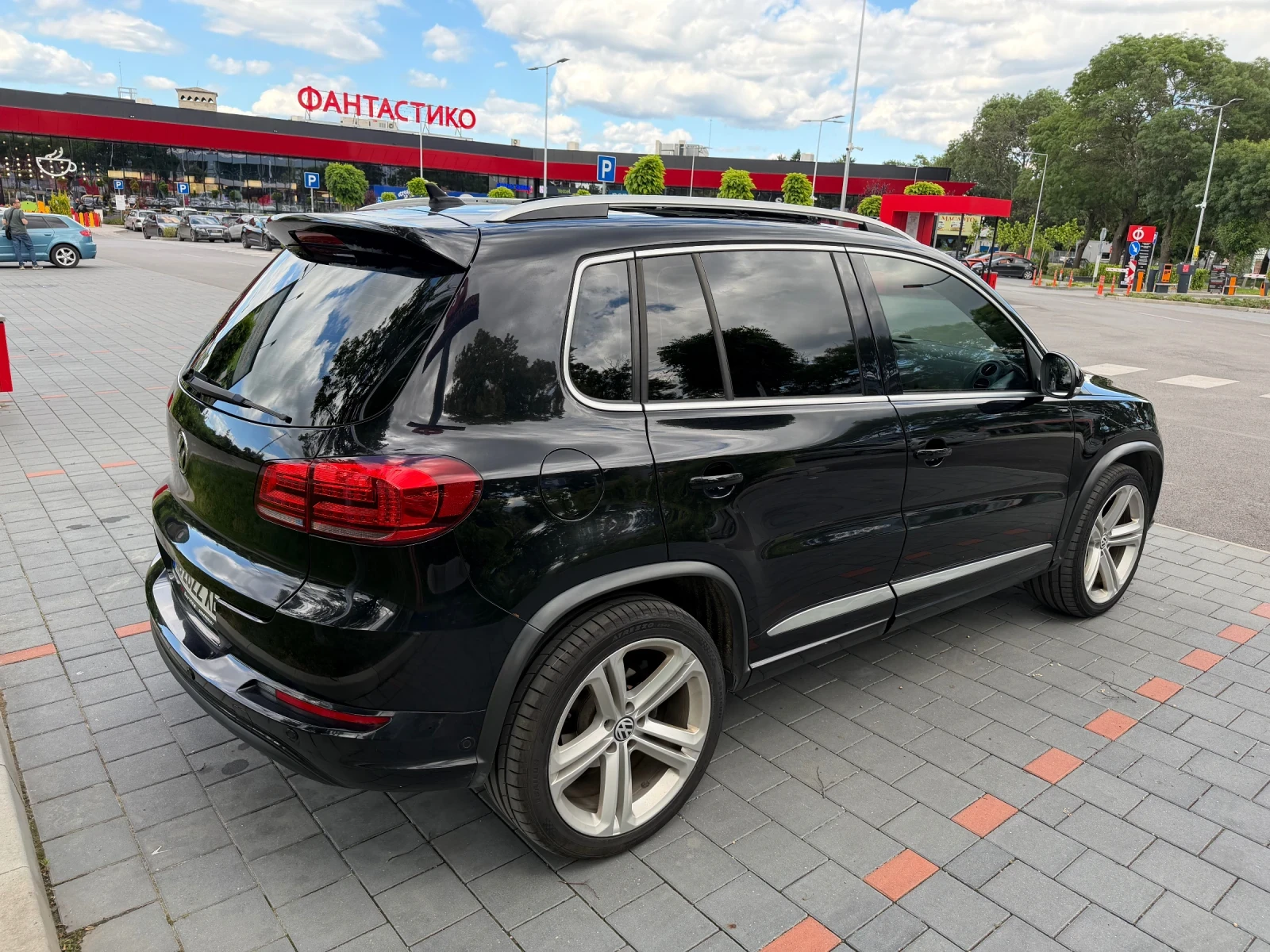 VW Tiguan, снимка 3 - Автомобили и джипове - 54912481