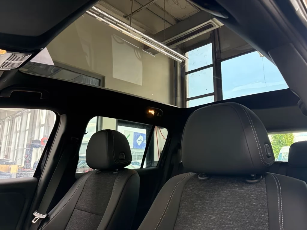 Mercedes-Benz GLB 250 NEW* ELECTRIC* DISTR* PANOKEYLESS* * , снимка 9 - Автомобили и джипове - 55613963