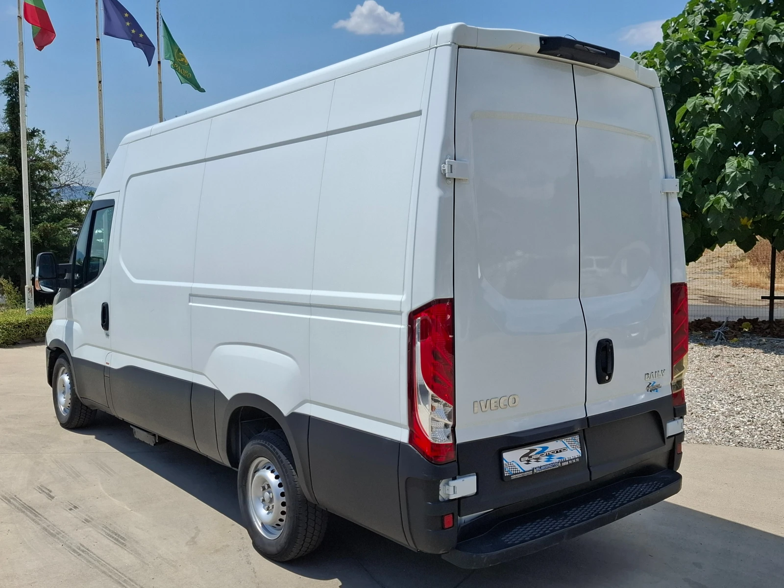 Iveco Daily 35c14/3.0i/Бензин/Метан/Euro6 - изображение 2