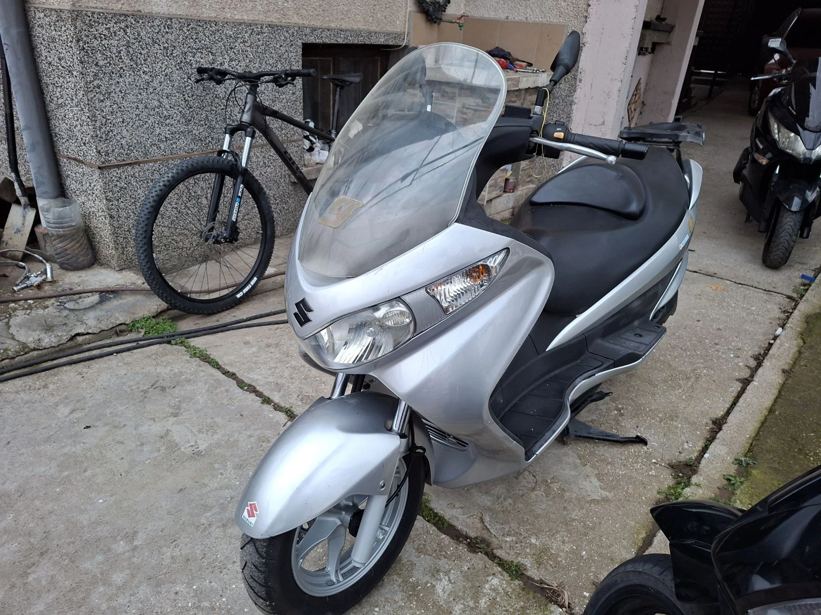 Suzuki Burgman Оферта 200ie - изображение 4