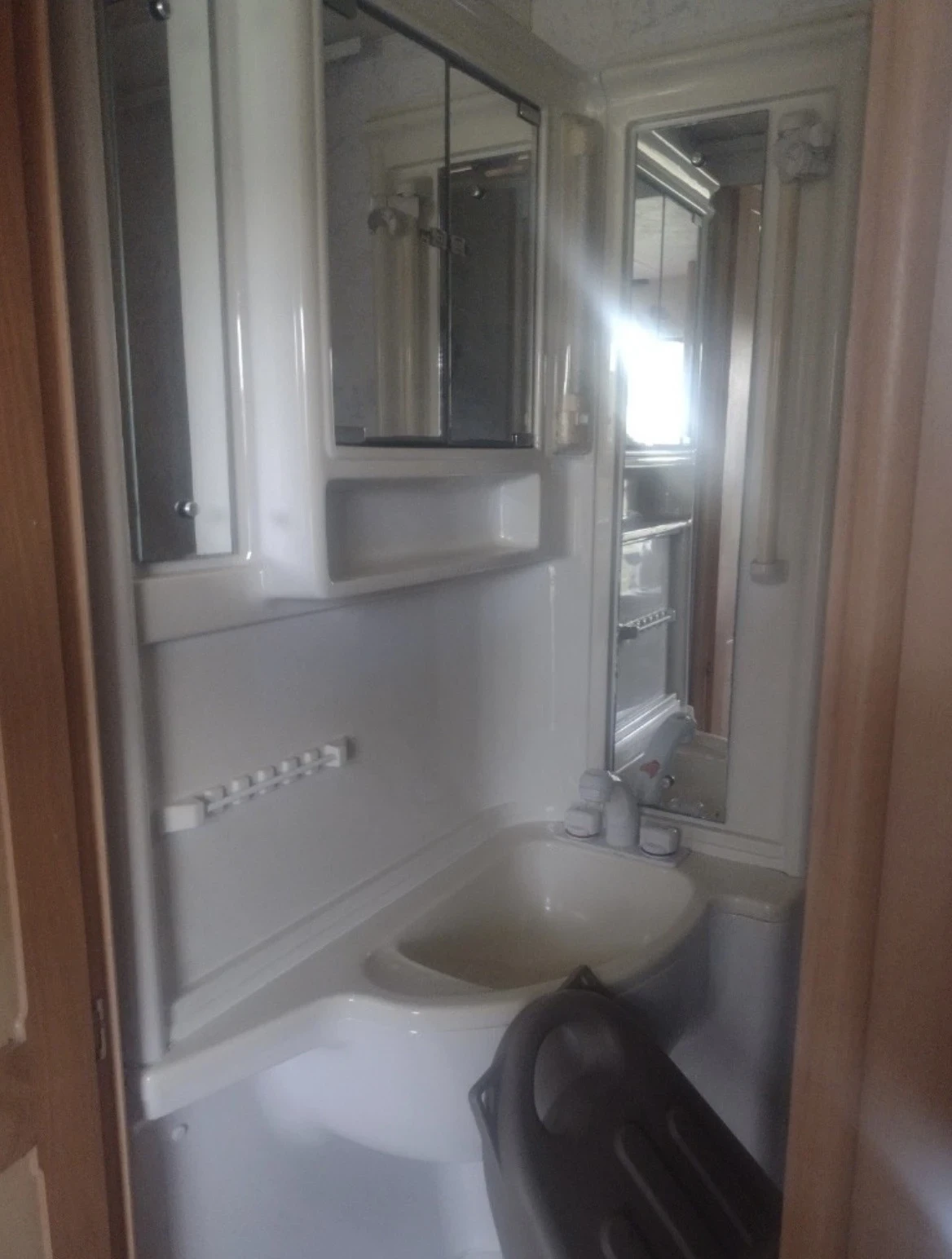 Каравана Eldis Avante, снимка 13 - Каравани и кемпери - 53917931