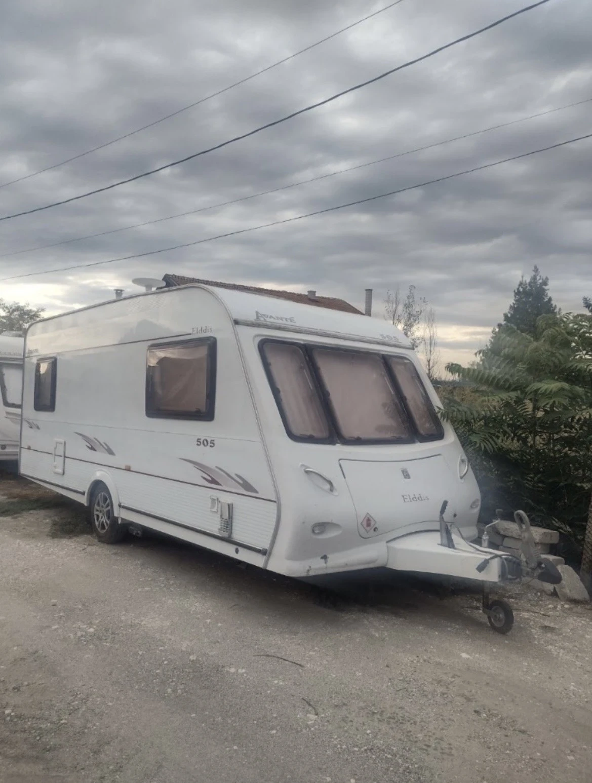 Каравана Eldis Avante, снимка 2 - Каравани и кемпери - 53917931