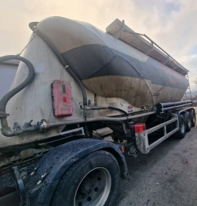 Полуремарке Spitzer Циментовозно буре, снимка 1