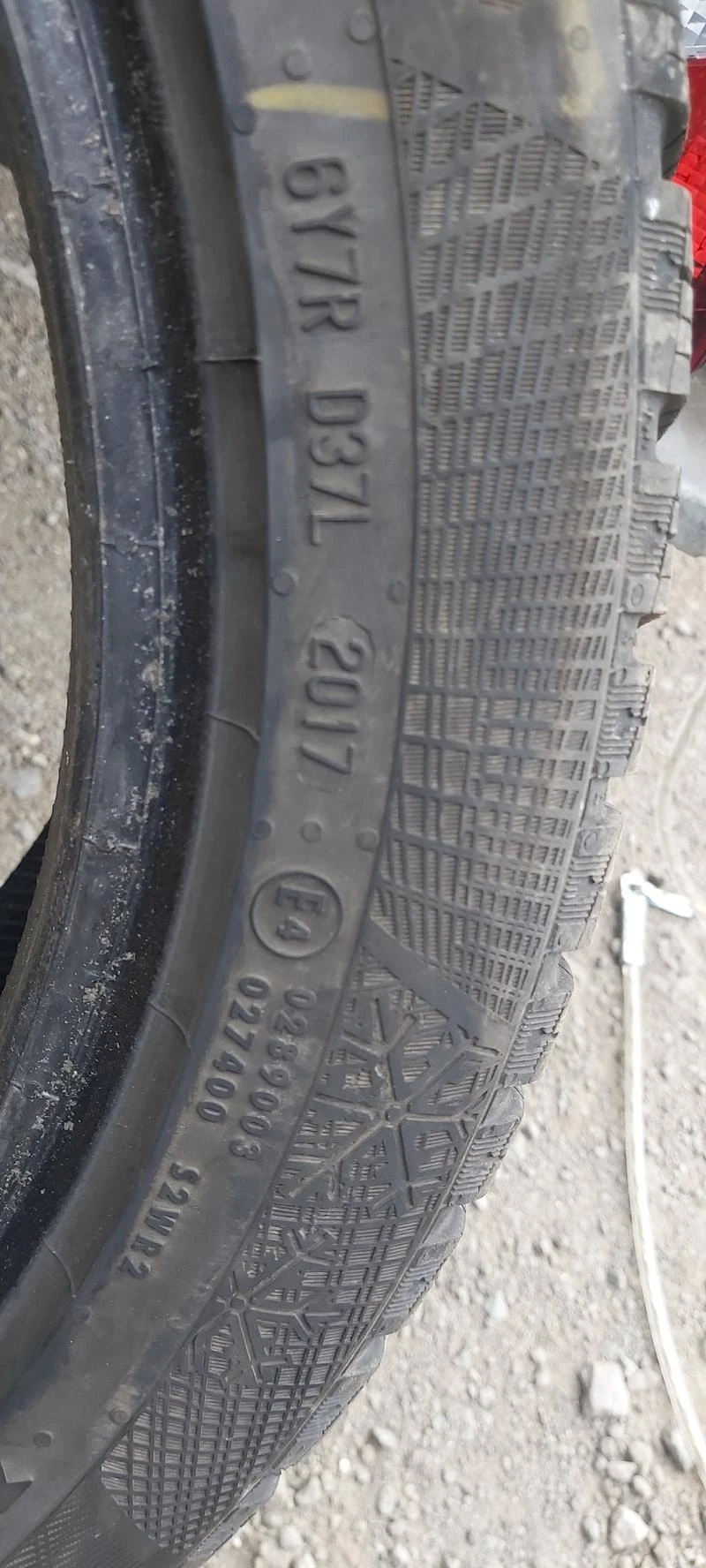 Гуми Зимни 225/45R17, снимка 8 - Гуми и джанти - 33067948