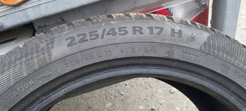 Гуми Зимни 225/45R17, снимка 7 - Гуми и джанти - 33067948