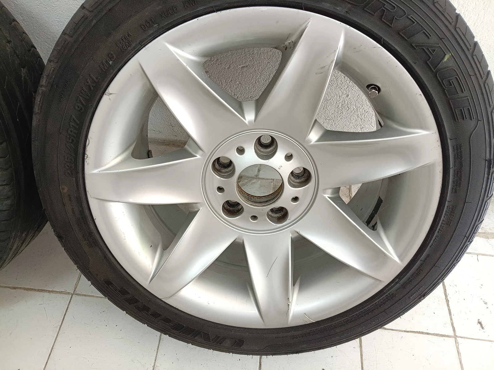 Гуми с джанти Други 235/45R17