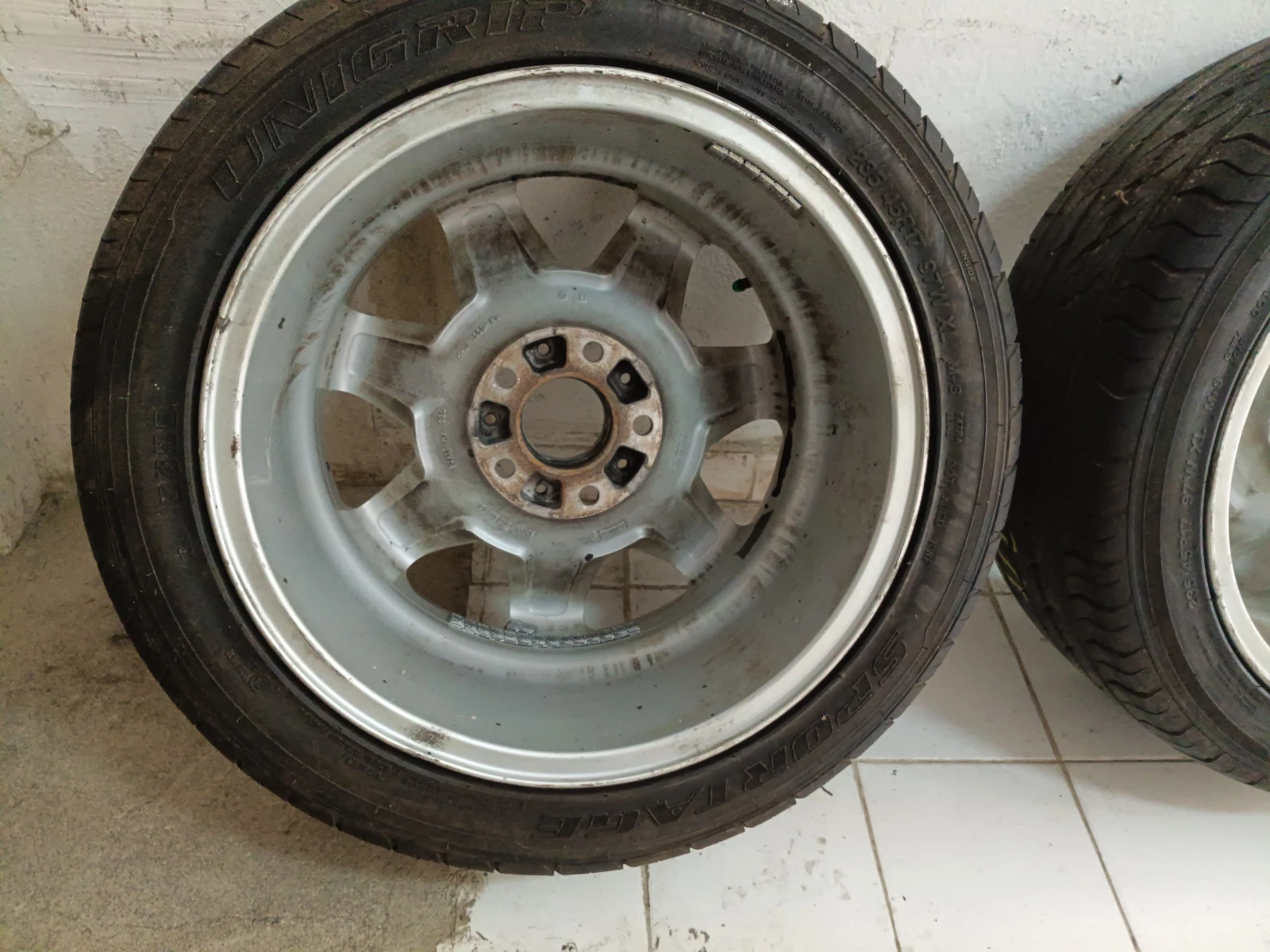 Гуми с джанти Други 235/45R17, снимка 6 - Гуми и джанти - 54610261