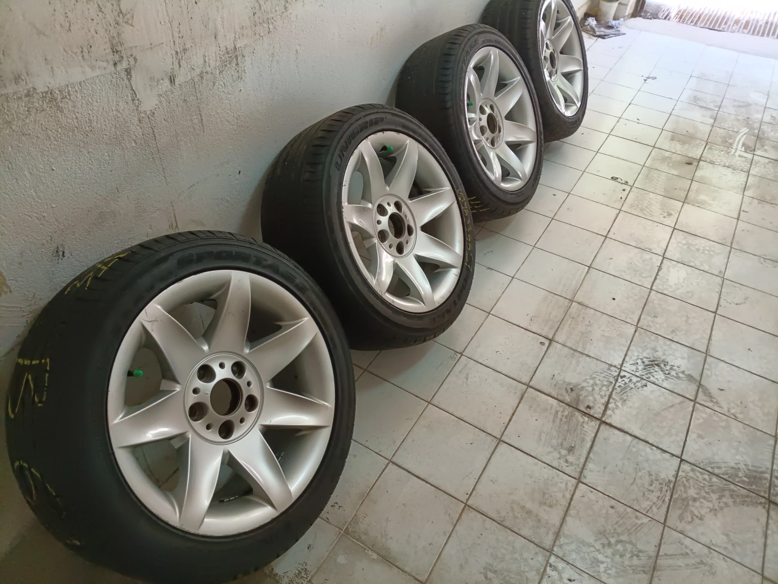 Гуми с джанти Други 235/45R17, снимка 5 - Гуми и джанти - 54610261