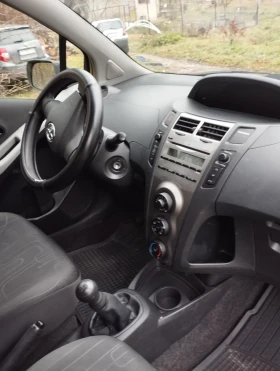 Toyota Yaris 1.0 - VVT - i, снимка 8