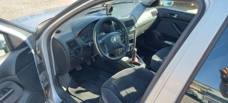 VW Golf 1.6, снимка 8 - Автомобили и джипове - 47842300