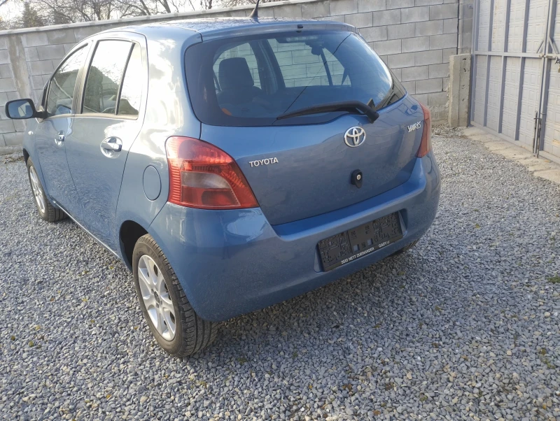 Toyota Yaris 1.3 Бензин, снимка 3 - Автомобили и джипове - 48053907