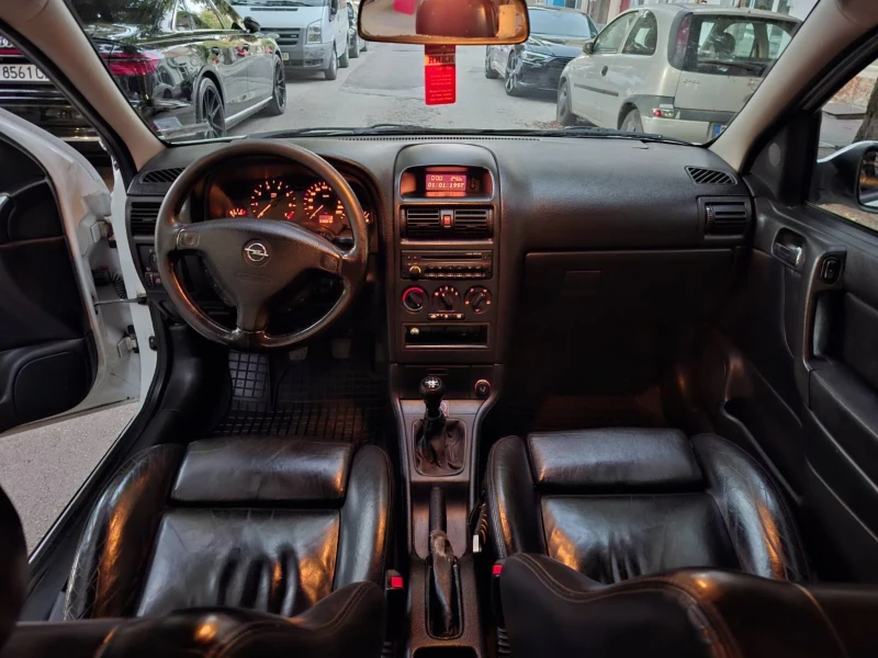 Opel Astra, снимка 10 - Автомобили и джипове - 52403399