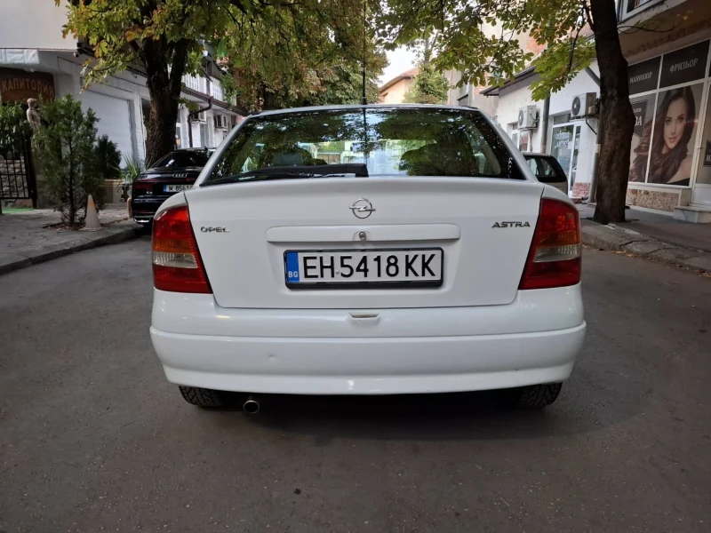 Opel Astra, снимка 8 - Автомобили и джипове - 52403399
