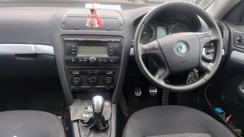 Skoda Octavia Scout 4x4, снимка 3 - Автомобили и джипове - 52614058