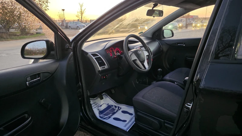 Hyundai I20 БЕЗУПРЕЧНА , снимка 6 - Автомобили и джипове - 53488535