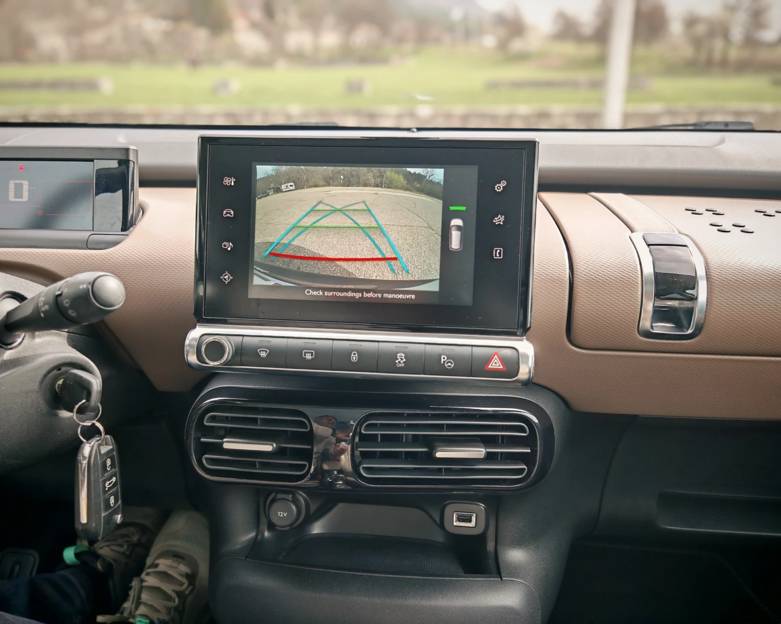 Citroen C4 Cactus 1.6HDI* КАМЕРА* НАВИ* ПАНОРАМА* КОЖА | Mobile.bg — изображение 16