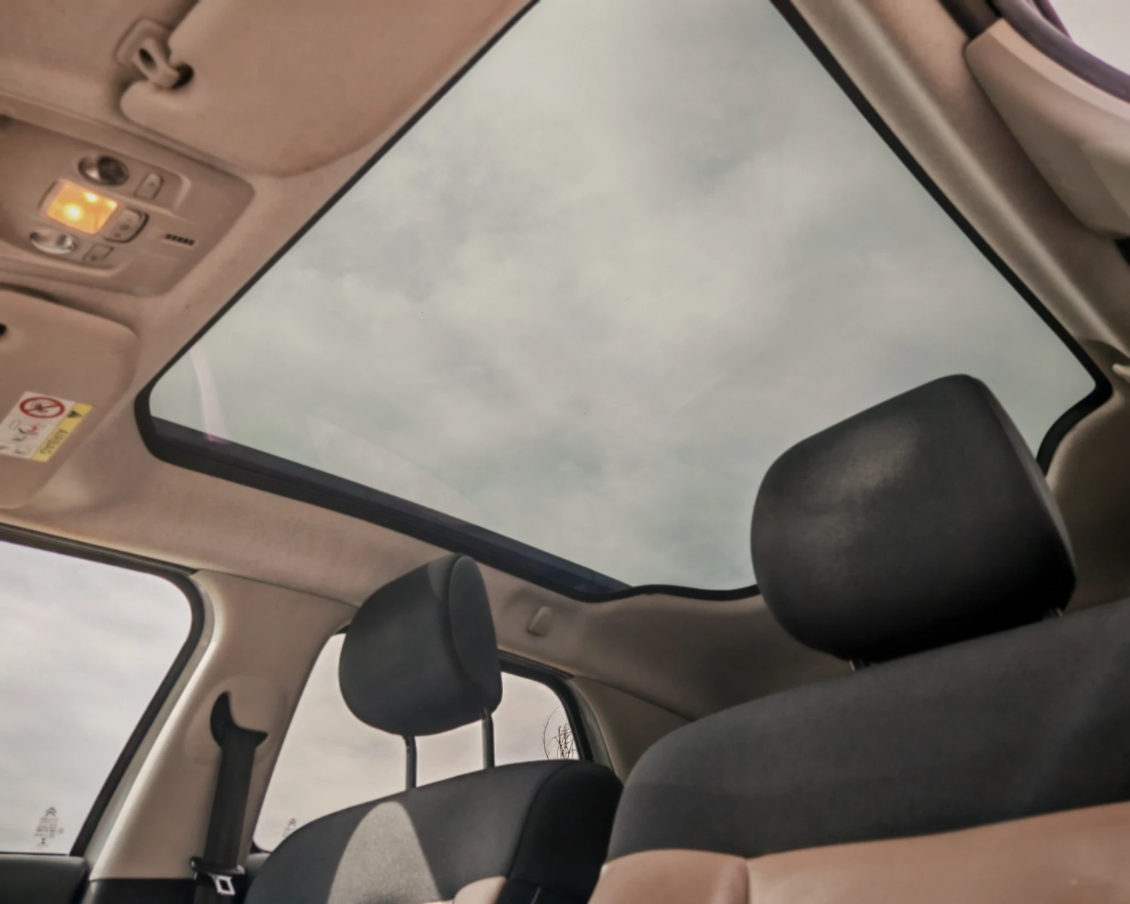 Citroen C4 Cactus 1.6HDI* КАМЕРА* НАВИ* ПАНОРАМА* КОЖА | Mobile.bg — изображение 15