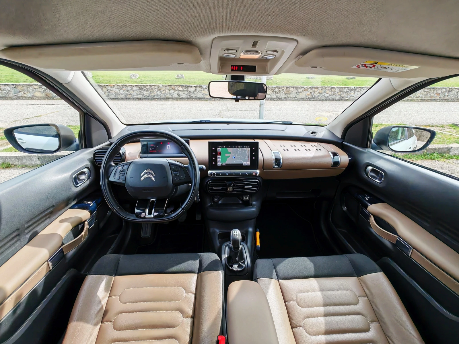 Citroen C4 Cactus 1.6HDI* КАМЕРА* НАВИ* ПАНОРАМА* КОЖА | Mobile.bg — изображение 11