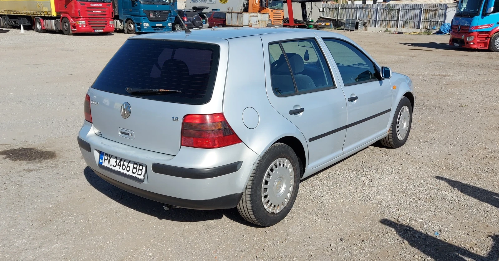 VW Golf 1.6 - изображение 6